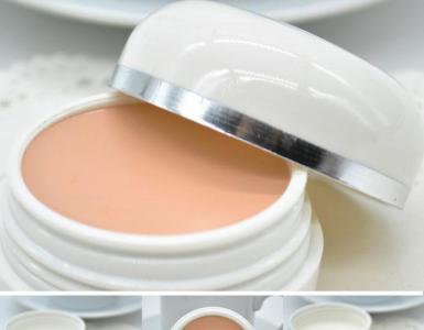 Make-up base: ako si vybrať a správne aplikovať