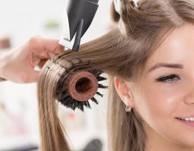 Kaip teisingai išdžiovinti plaukus Kaip išdžiovinti plaukus