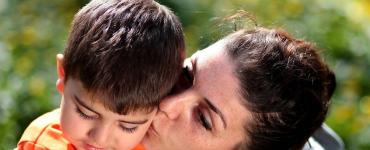 Как да се научим да общуваме с дете, без да крещи: съвет от психолог